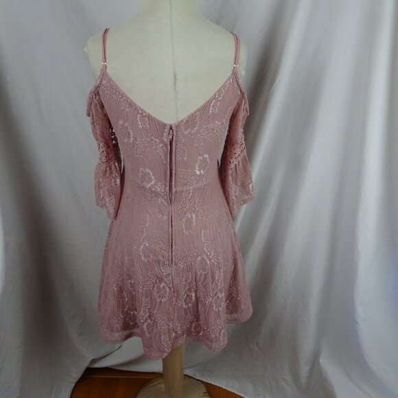 City Triangles Juniors Lace Dress Size 7 - Picture 3 of 10